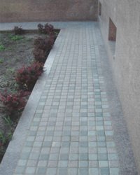 Отмостка из тротуарной плитки Отмостка из тротуарной плитки