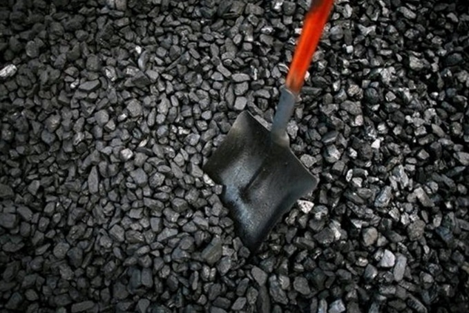 Уголь - весьма удобен в использовании - в одном килограмме больше энергии