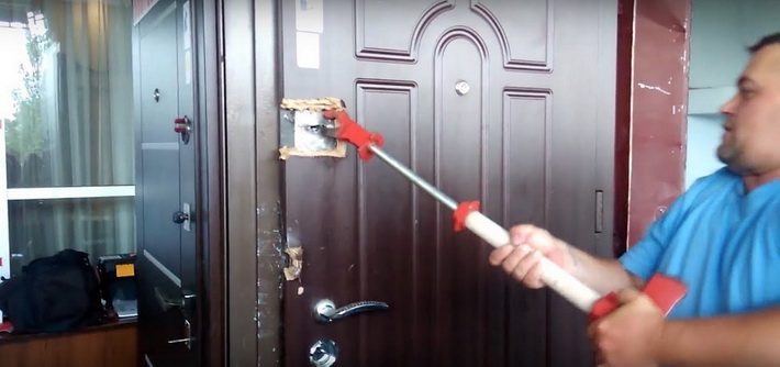 Как взломать дверь