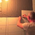 Как обложить плиткой ванную — и стены и пол
